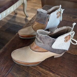 Elegant Beige and Brown Ankle Boots